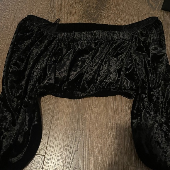Velvet off the shoulder Zara top - Picture 1 of 2